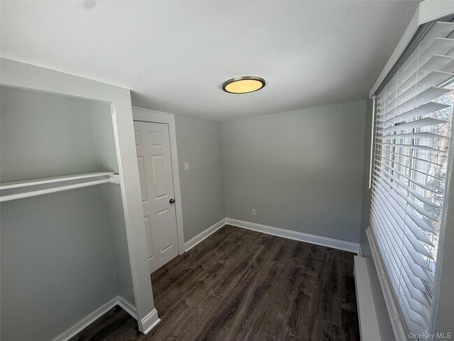 Building Photo - 26 Forest Ln