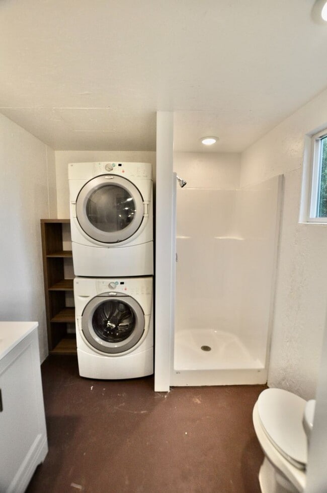 Building Photo - FOR LEASE! 1 BR - 1 BA - 325 sf - Container Home. All Utilities (Electricity, Water, Sewer & Garb...