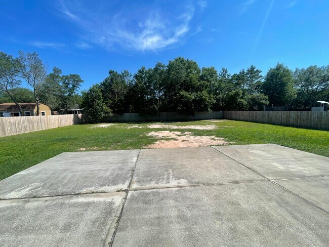 Building Photo - 6655 Bryant Rd