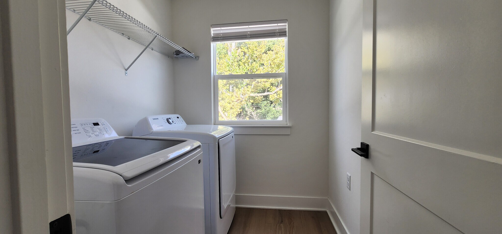 Laundry - 2027 Peel Ave