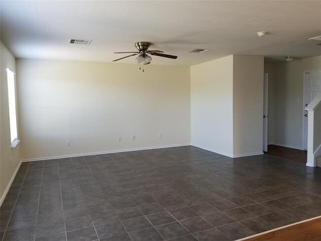 Building Photo - 1121 Shadow Creek Blvd