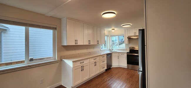 Building Photo - 3213150