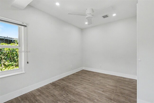 Building Photo - 2317 SW 34th Ave