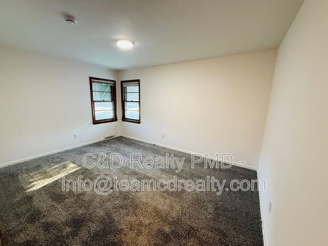Building Photo - 426 E 200th St