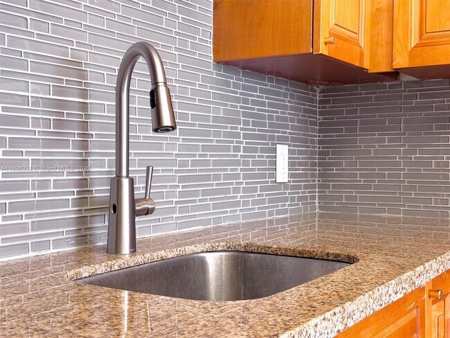 Building Photo - 2101 S Ocean Dr