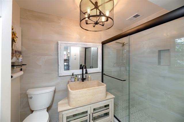 Building Photo - 803 Brookhurst Dr