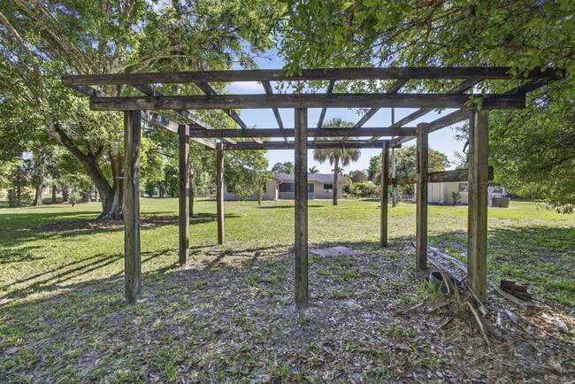 Building Photo - 7107 181st Ct N