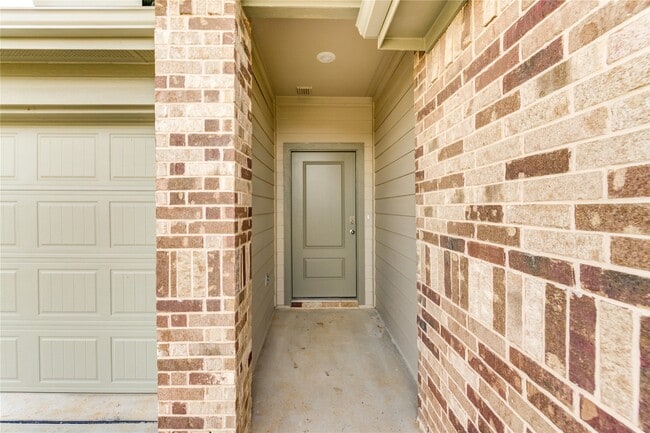 Building Photo - 30507 Carter Cv