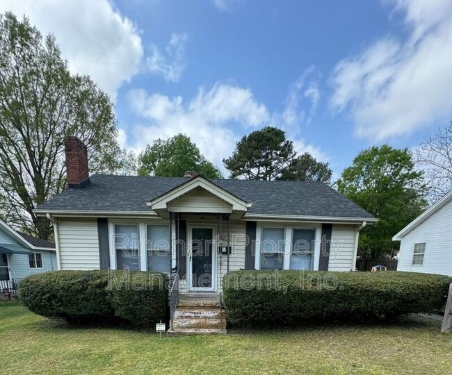 Primary Photo - 422 S Jones Ave