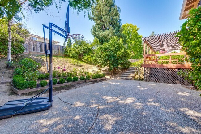 Building Photo - Large Landscaped Backyard! Fruit Trees