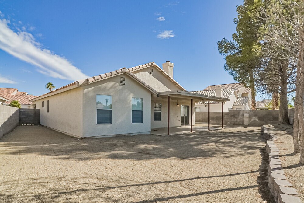 Building Photo - 1758 St Thomas Dr