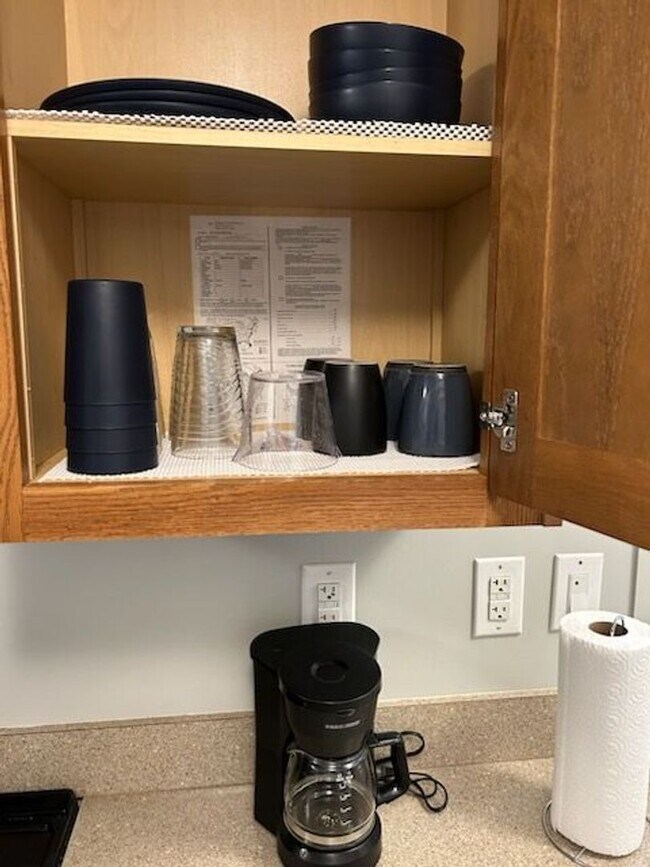 Building Photo - COZY MOBILE HOME AVAILABLE! 1 bed 1 bath in Stardust Mobile Home Park.