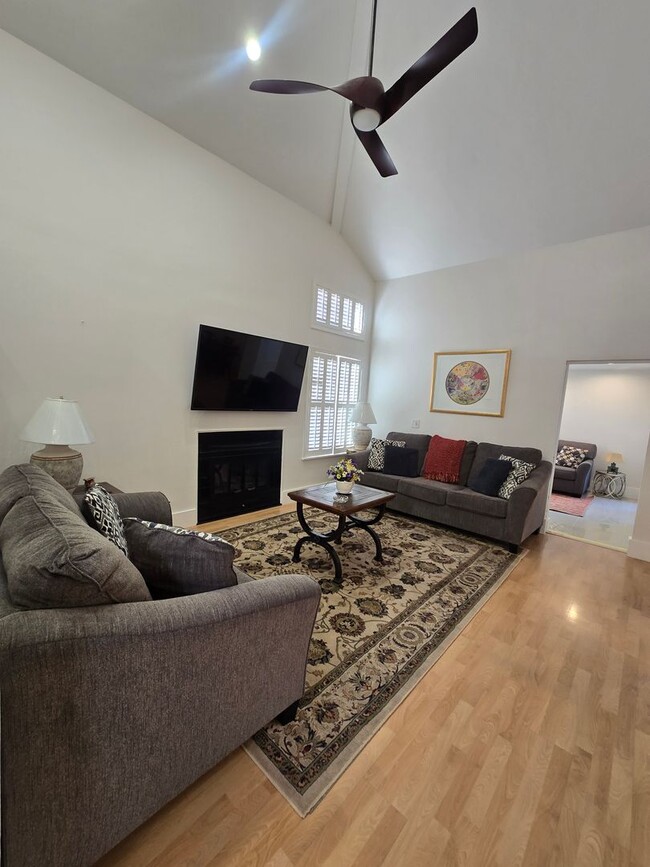 Building Photo - Furnished, 1-Year Long-Term Rental