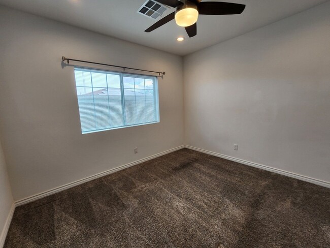 Building Photo - Single Story with Casita