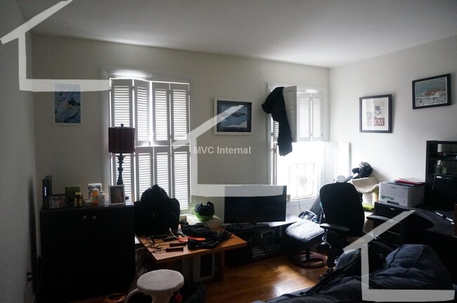 Building Photo - Spacious One Bed Coming Available