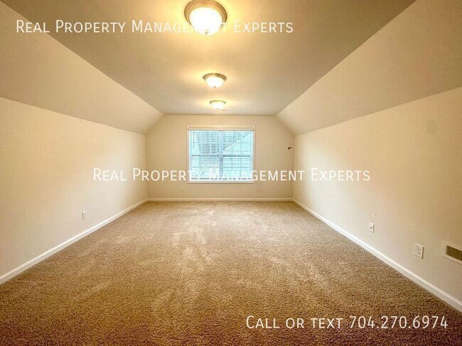 Building Photo - 2166 Black Forest Cove