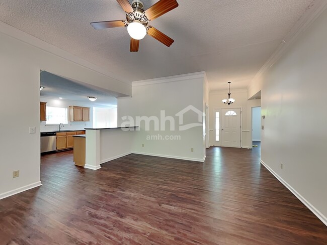 Building Photo - 3023 Laurelwood Dr