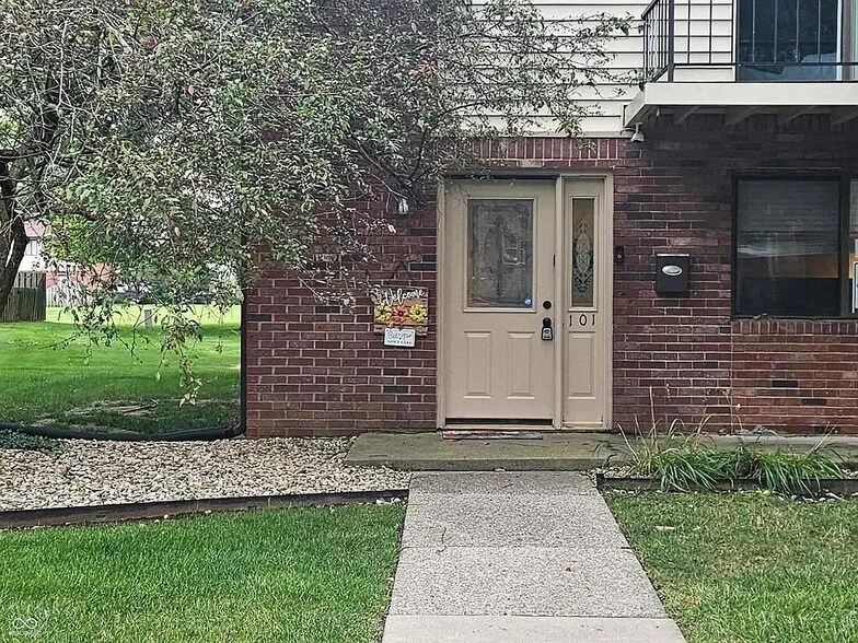 Primary Photo - 101 Greenwood Trl N
