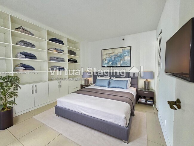 Building Photo - 6767 Collins Ave