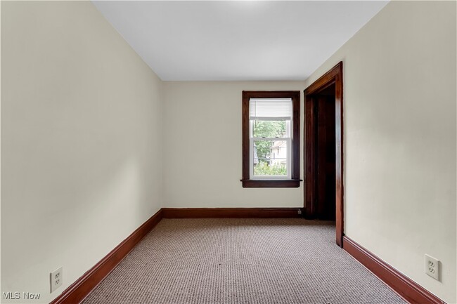 Building Photo - 617 Whitney Ave