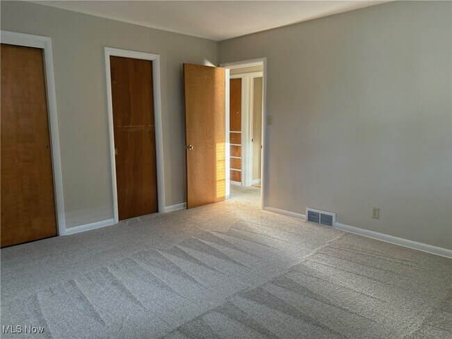 Building Photo - 161 Kenridge Rd