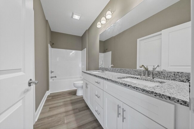 Building Photo - 600 Victoria Wy