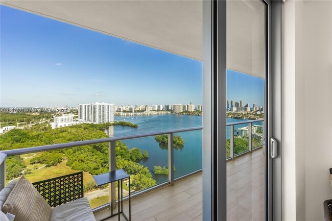 Building Photo - 16385 Biscayne Blvd