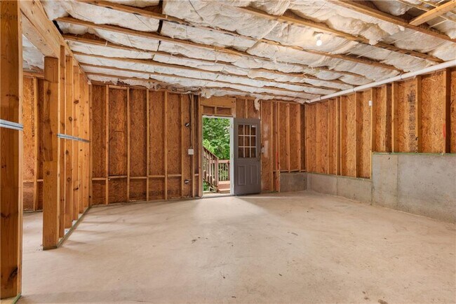 Building Photo - 5325 Plymouth Pl