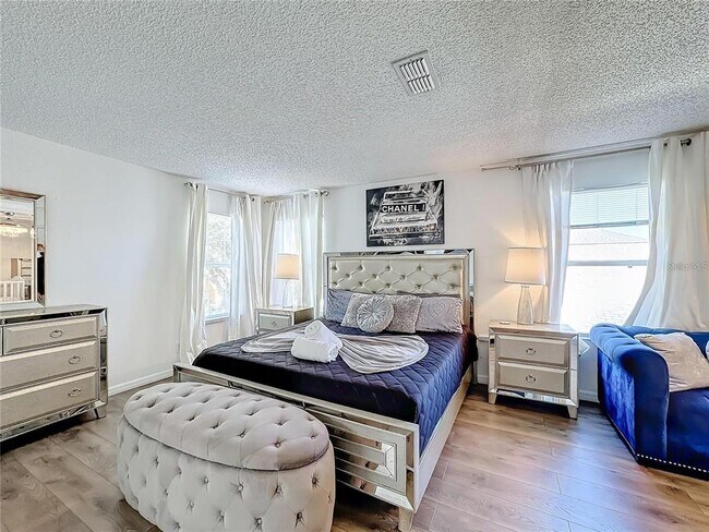 Building Photo - 2719 Lido Key Dr