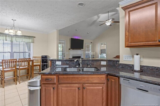 Building Photo - 3805 Sunchase Dr