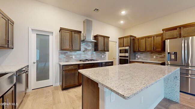 Building Photo - 500 La Entrada Cir