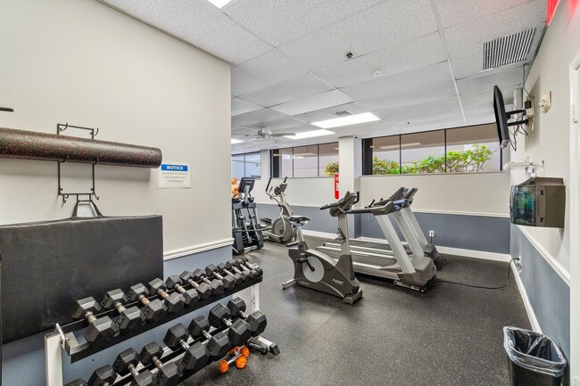 Building Photo - 5380 N Ocean Dr