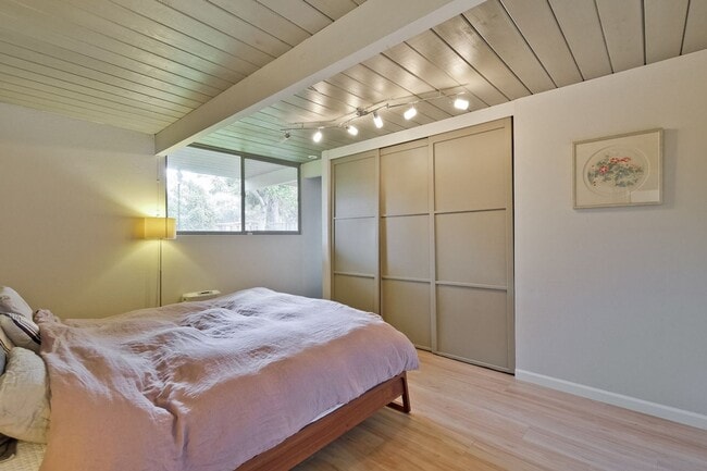 Building Photo - 4BD/2BA Cupertino Gem with Modern Upgrades!