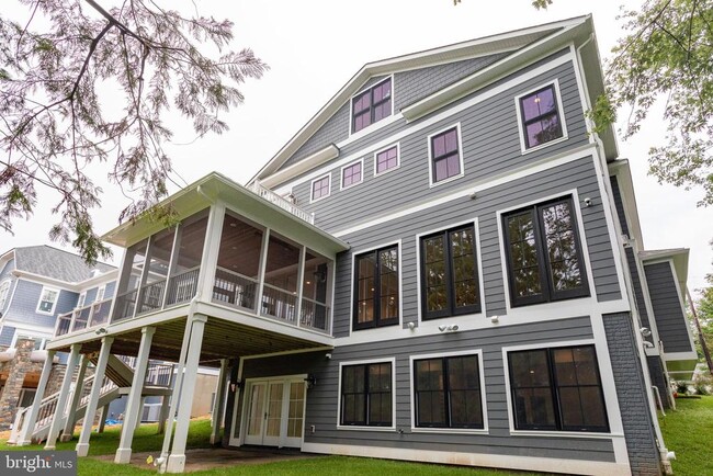 Building Photo - 5615 McLean Dr