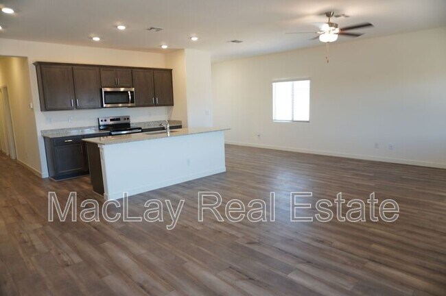 Building Photo - 627 N Crowned Dove Trail