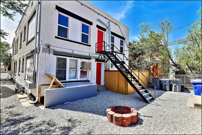 Building Photo - 615 Arizona Ave