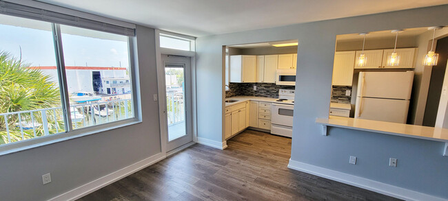 Building Photo - 108 Paradise Harbour Blvd