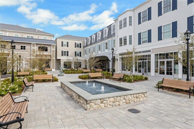 Building Photo - 340 Heights Rd