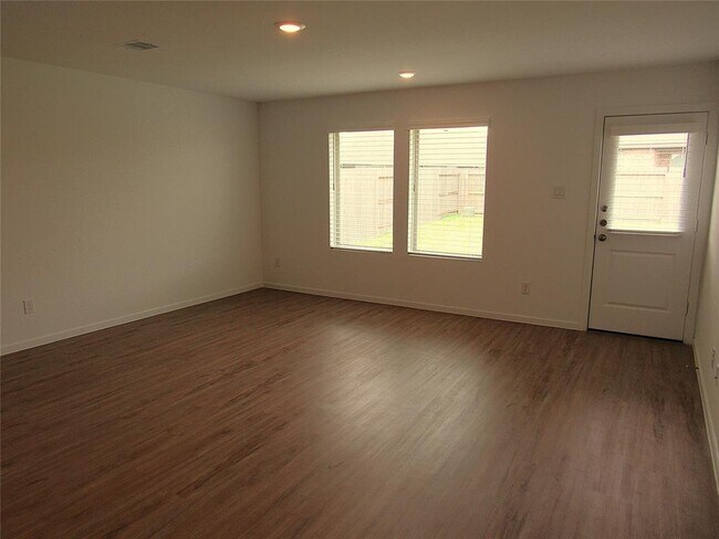 Building Photo - 5202 Sunvalley Bend Dr