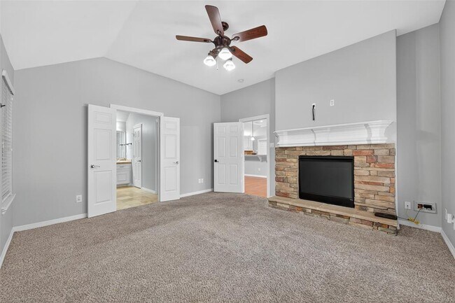 Building Photo - 3702 Sunset Cir