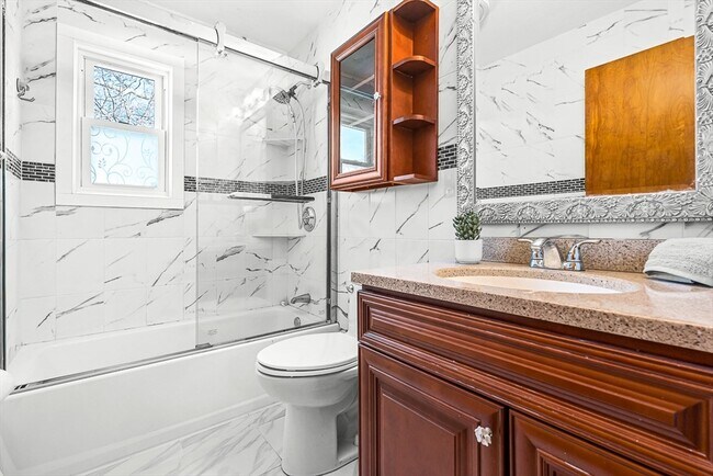 Building Photo - 35 Fells Ave Terrace