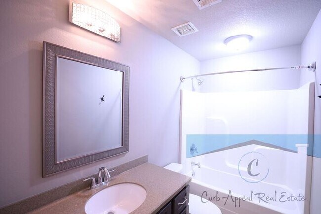 Building Photo - Beautiful, spacious 3 bed / 2 bath recently built home (Nettleton Schools) - fenced back yard!!