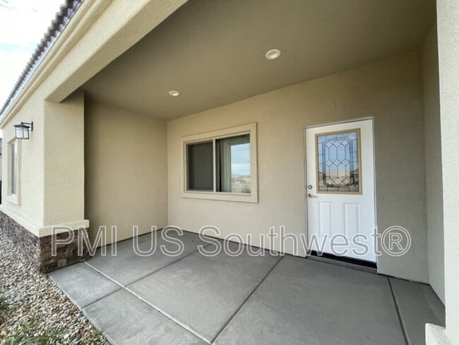Building Photo - 2265 E Robby