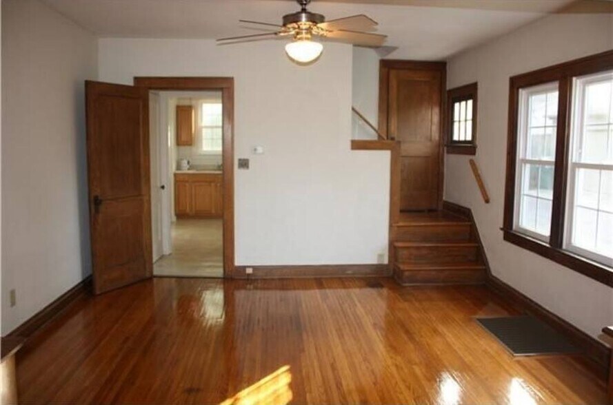 Building Photo - 2846 East Ave