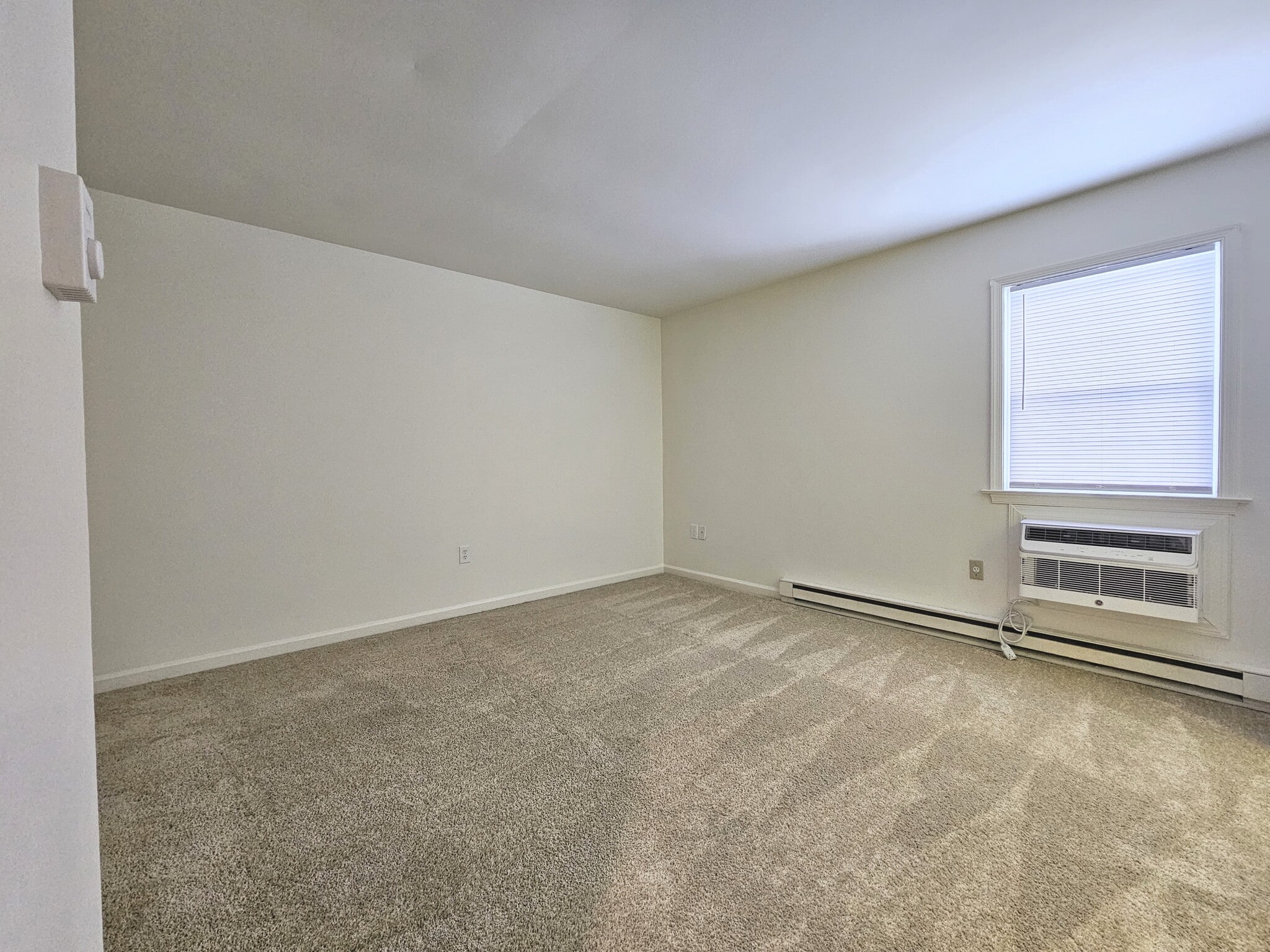 Building Photo - 104 Bradford Dr