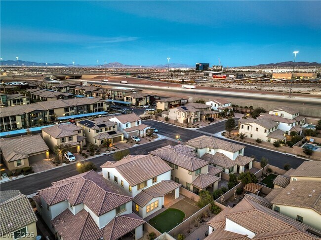 Building Photo - 3213 Molinos Dr
