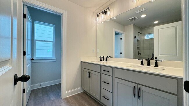 Building Photo - 709 Stickley Oak Way