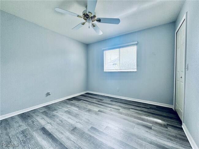 Building Photo - 1320 SE 6th Ave