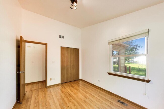 Building Photo - 362 Chaparral Cir