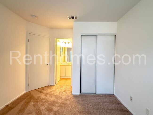 Building Photo - 11553 Westview Pkwy